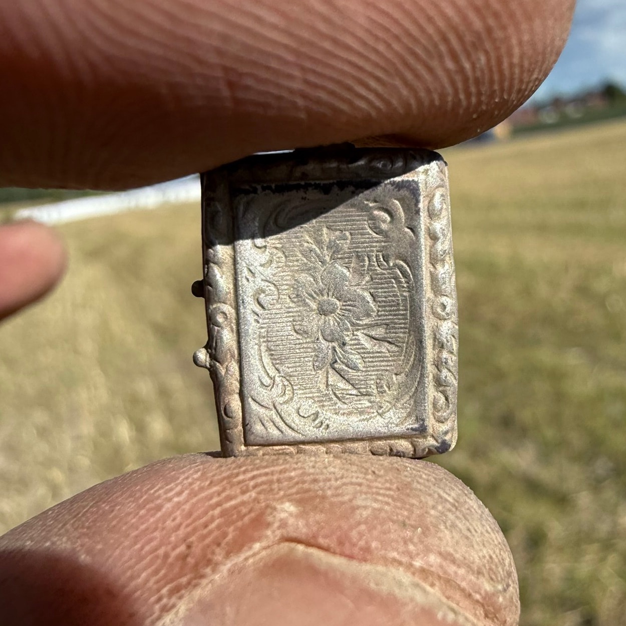 Victorian Floral Engraved Locket/Pendant — photo 2